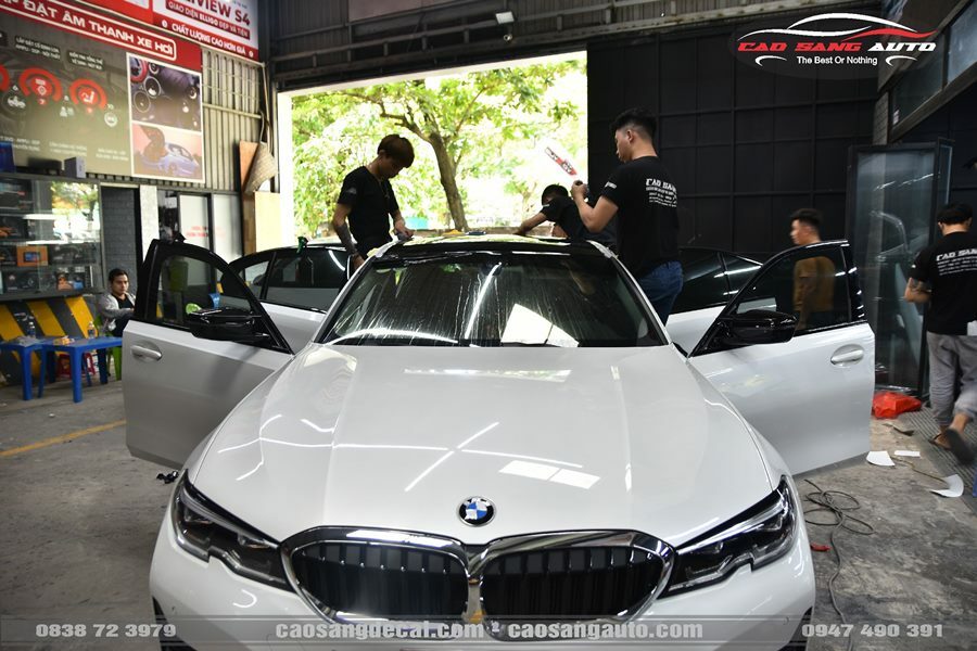 BMW 320i dán nóc PPF ARI UBLACK bóng như gương - Tính thẩm mỹ cao tạo nên giá trị