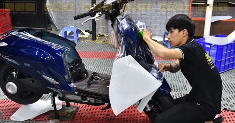 Dán film PPF cho xe máy điện VinFast Evo200