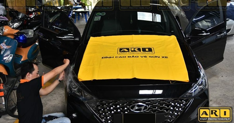Dán PPF cho đèn xe ô tô Accent thương hiệu ARI