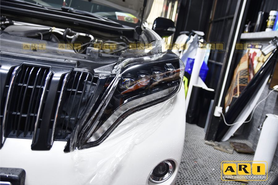 Dán PPF đèn xe cho Land Cruiser Prado