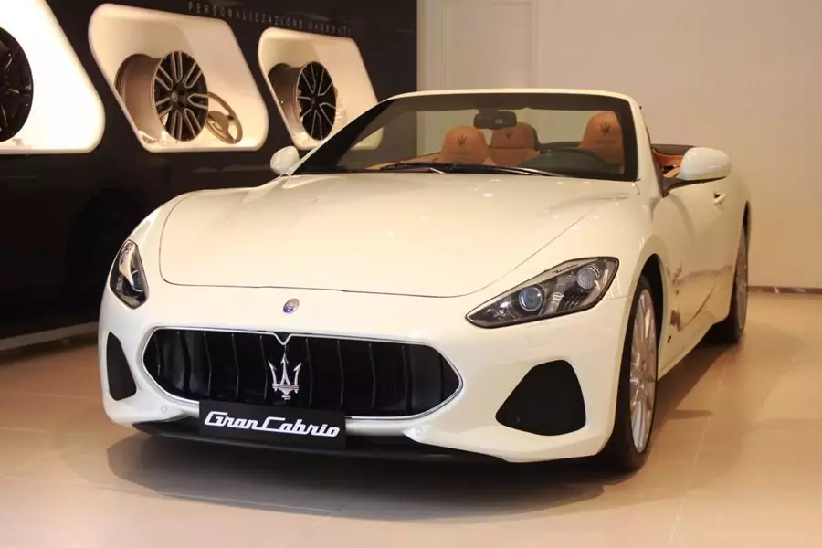 【HOT】Dán PPF xe Maserati. Ngăn chặn tác động của tia UV