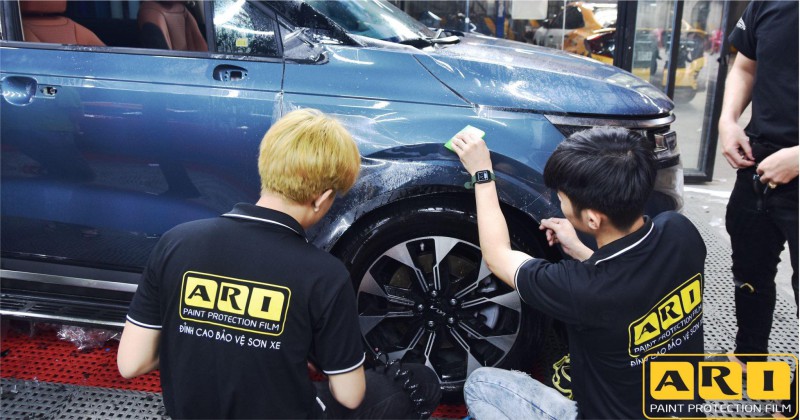 Dán PPF xe Kia Canival. Bảo vệ sơn xe, nội thất không trầy xước