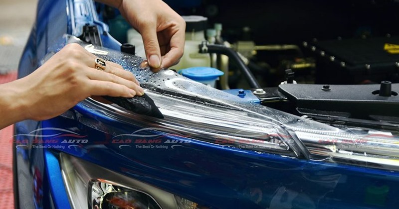 Xe điện Vinfast dán film PPF ARI bảo vệ đèn